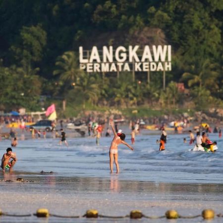 Lagenda Resthouse Cenang Beach Пантай Ченанг Екстериор снимка