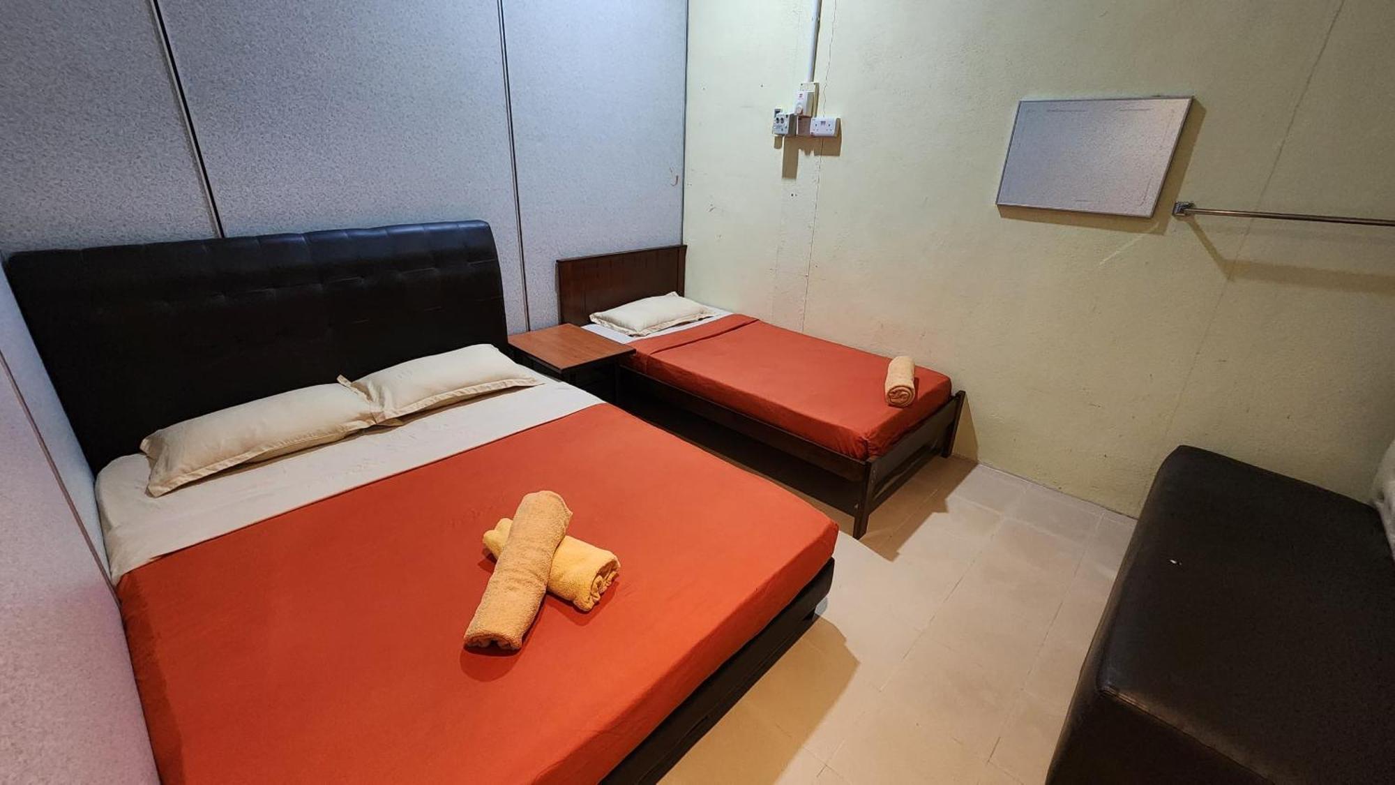 Lagenda Resthouse Cenang Beach Пантай Ченанг Екстериор снимка