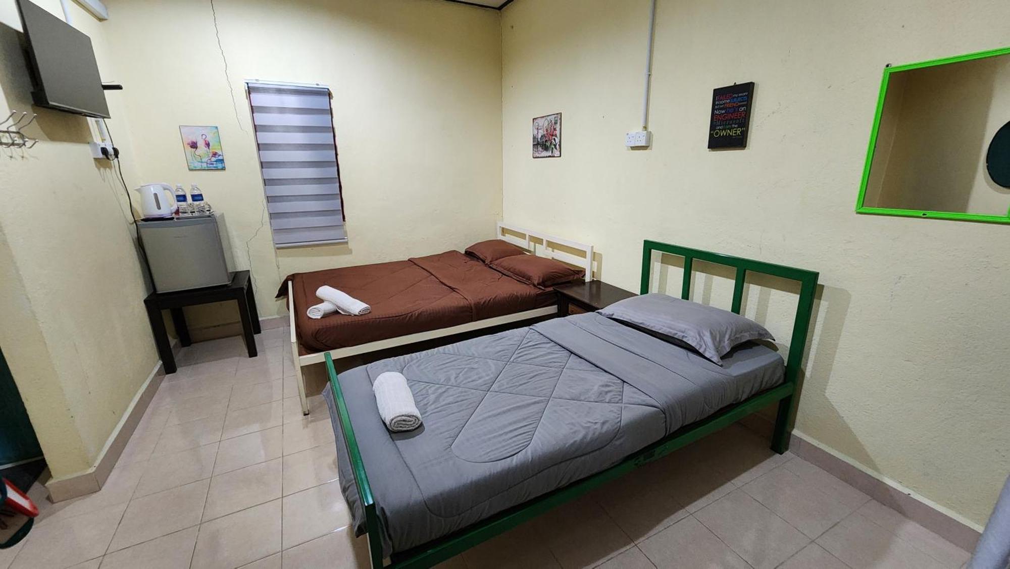 Lagenda Resthouse Cenang Beach Пантай Ченанг Екстериор снимка